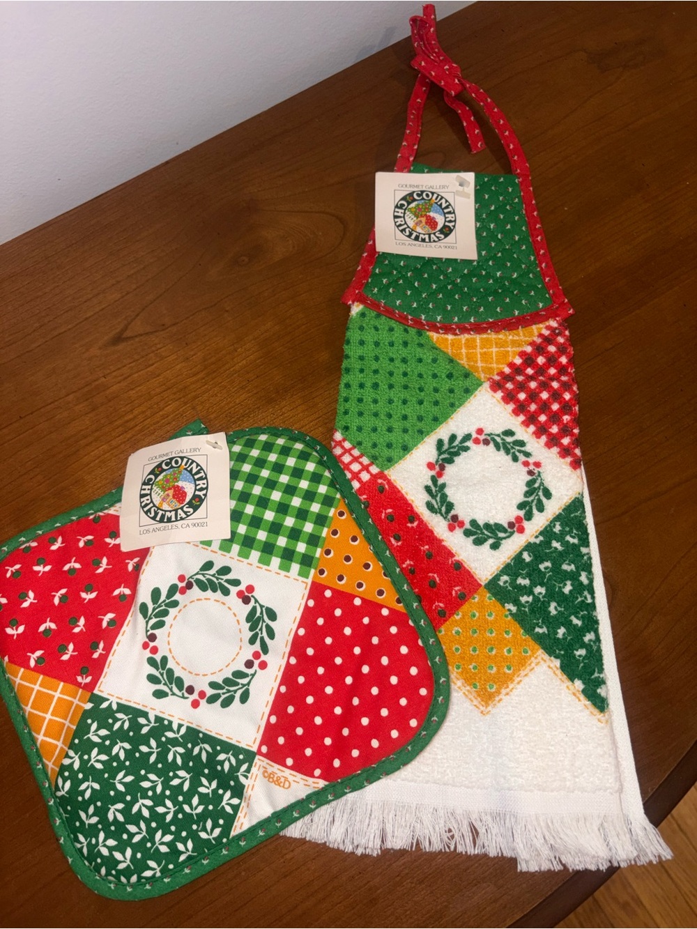Vintage B&D Country Christmas Cotton Quilted Kitchen Towel & Potholder Set